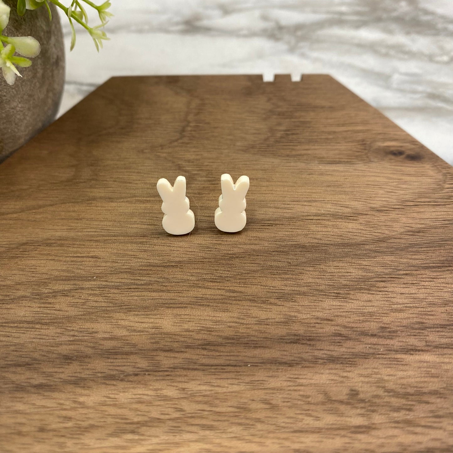 Acrylic Stud Earrings - Easter - Bunny - Cream